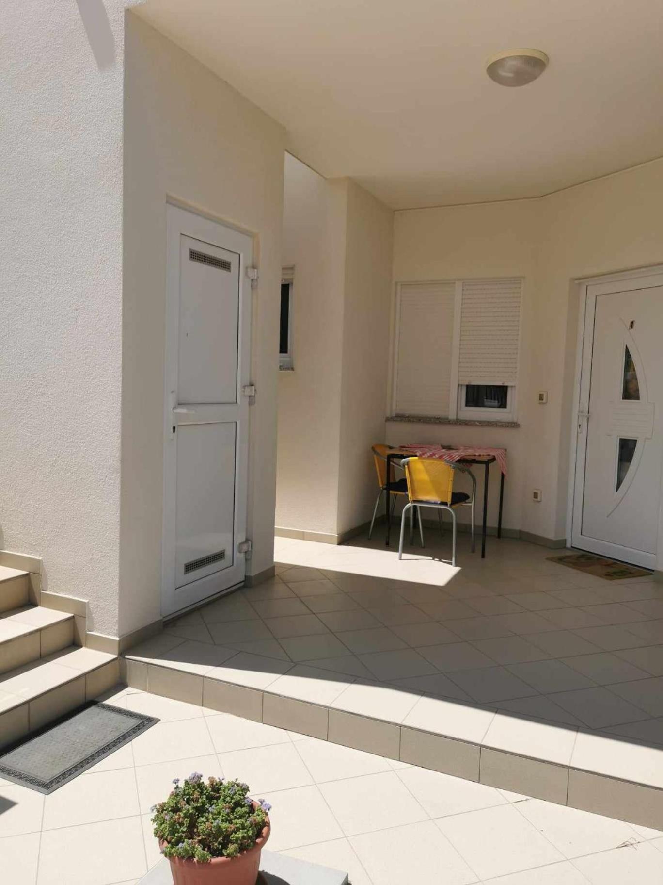 Apartments Riva Povljana Bagian luar foto