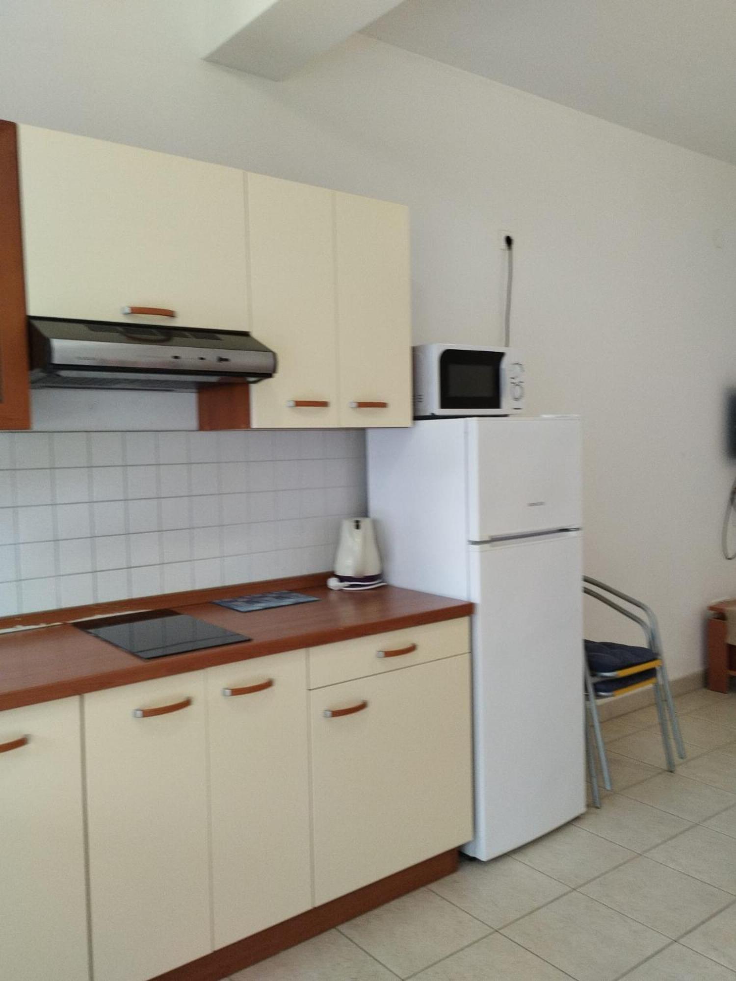 Apartments Riva Povljana Bagian luar foto